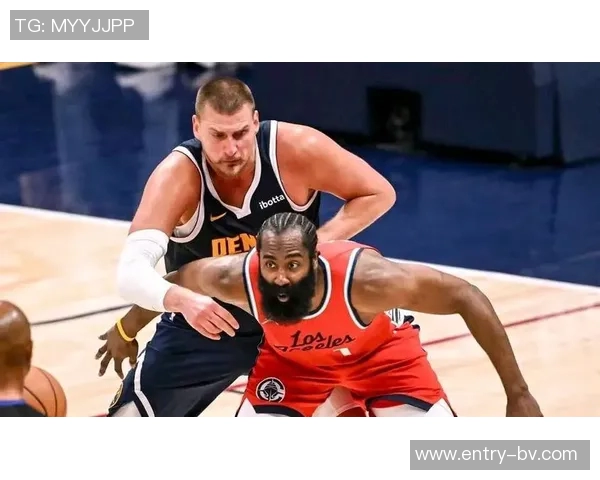 小卡谈哈登缺席对球队胜利的重要性强调团队合作与韧性