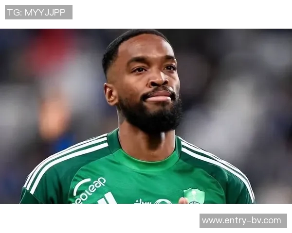 姆伯莫回忆曼联球迷热情并强调三叉戟仍需提升的关键点